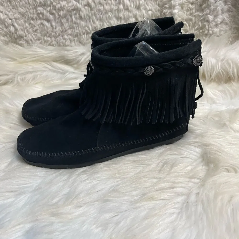 Minnetonka leather suede Black Fringed Boot Moccasin back zipper rubber sole SZ9